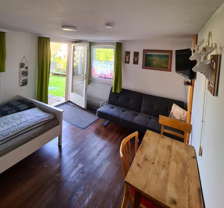 Idyllische Kleine Ferienwohnung Im Schwarzwald Friedenweiler Exterior foto