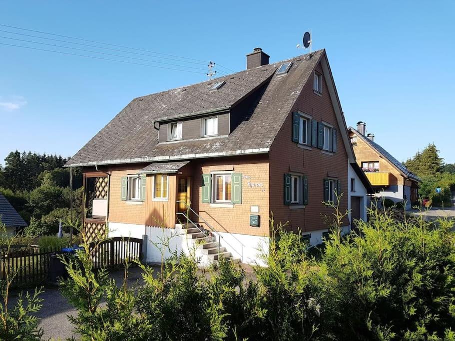 Idyllische Kleine Ferienwohnung Im Schwarzwald Friedenweiler Exterior foto